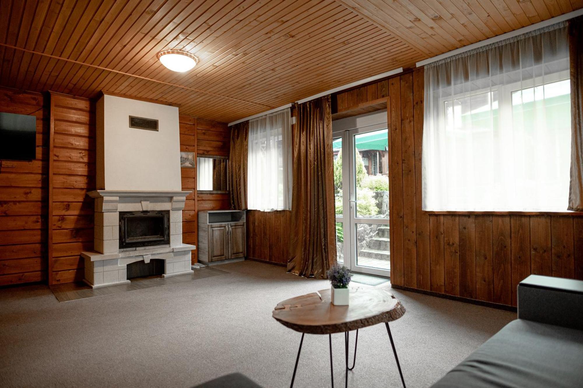 Chalet Filvarok Slavske Luaran gambar
